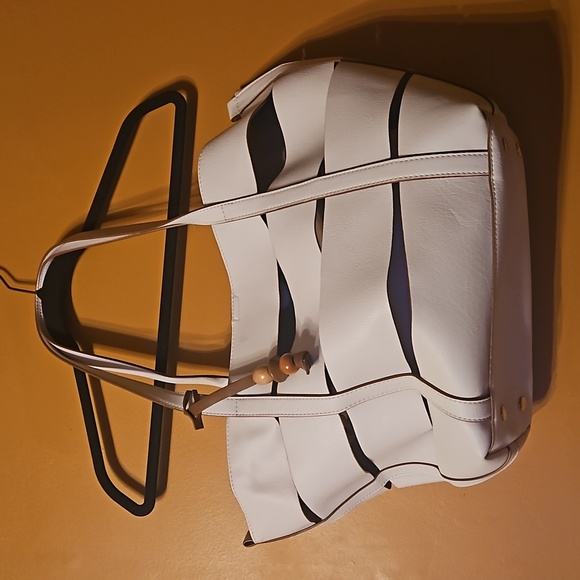 Neiman Marcus faux leather Beach bag - Picture 1 of 5